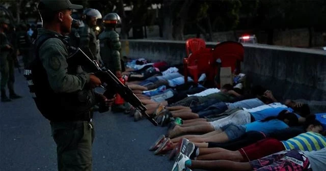 Venezuela'da yağma başladı! Kriz büyüyor...
