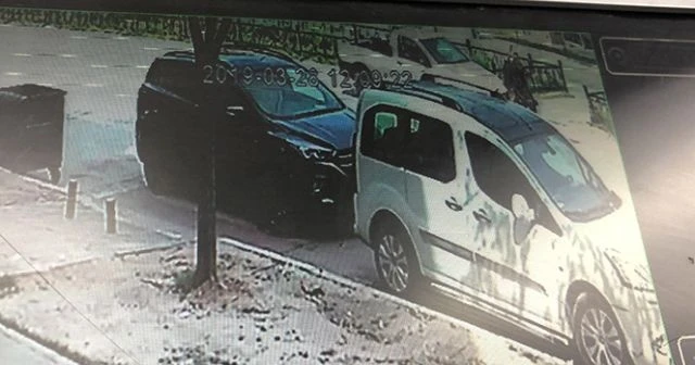 Yaya geçidindeki kadına araç çarptı