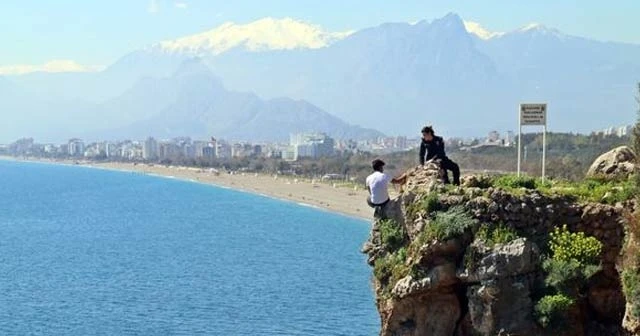 Yürekleri ağza getiren görüntü! Keyfinden yapmış
