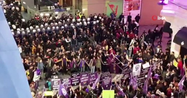 Yüzlerce kadın İstiklal Caddesi’nde