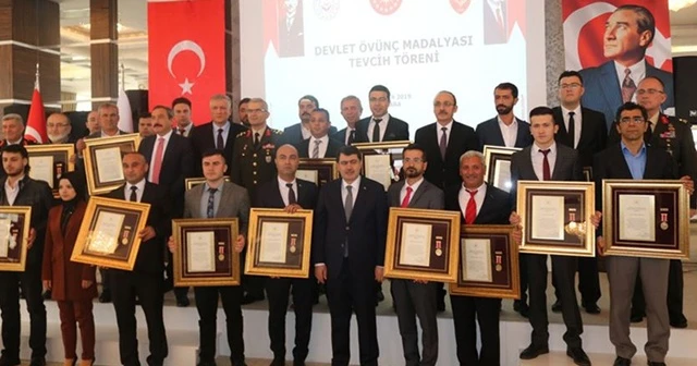 15 Temmuz gazilerine Devlet Övünç Madalyası verildi