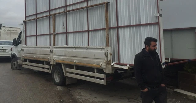 5 aracın lastiğini kestiler