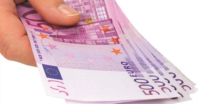 500 euroluk banknotlar Cuma günü tedavülden kaldırılıyor
