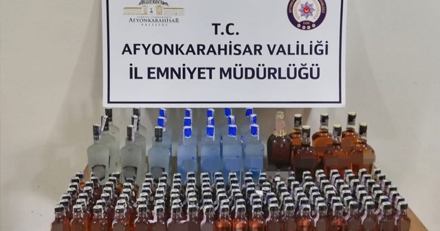 Afyonkarahisar’da 175 şişe gümrük kaçağı içki ele geçirildi.