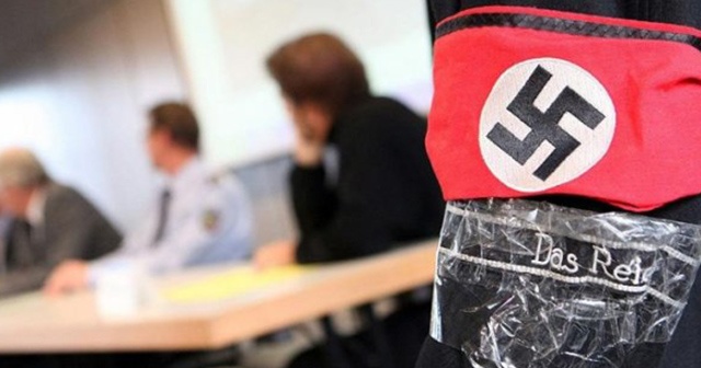 Avusturya'da "Nazi" sembolleri satan memur işten atıldı