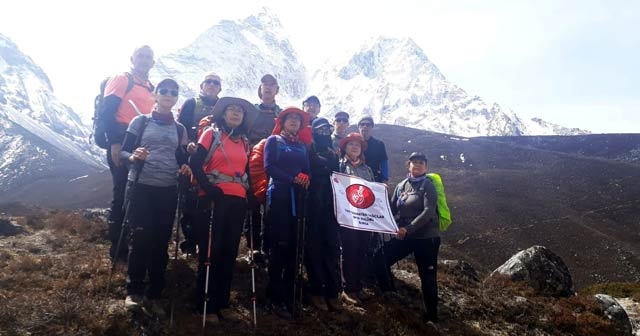 Bursalı dağcılar Everest&#039;e tırmandı