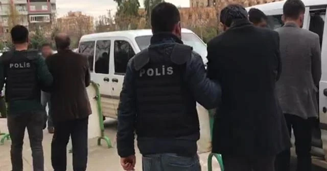 Camilerde abdest alan vatandaşların ceplerini boşaltan çete çökertildi