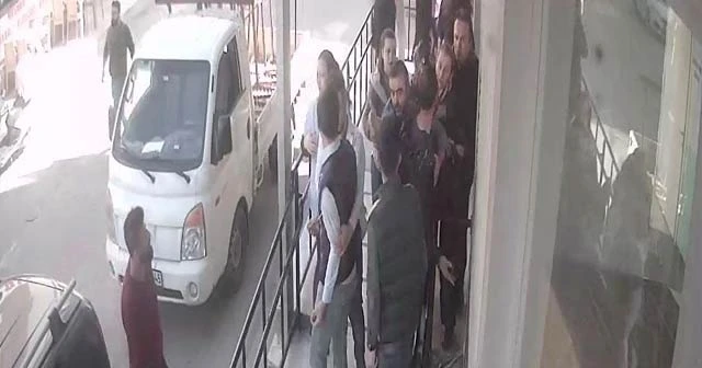 Doktorları linçten esnaf kurtarmış