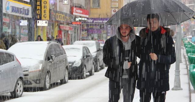 Erzurum’da dolu sürprizi