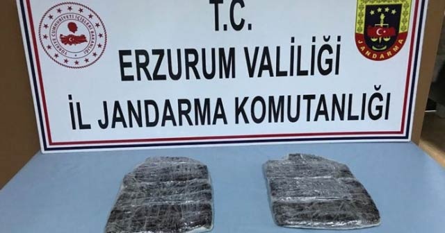 Erzurum&#039;da yarım milyon liralık reçine esrar ele geçirildi