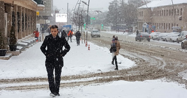 Erzurum’dan karlı 1 Nisan şakası