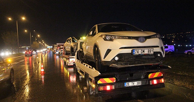 Eskişehir’de 8 aracın karıştığı zincirleme kaza: 1 polis memuru ağır yaralı