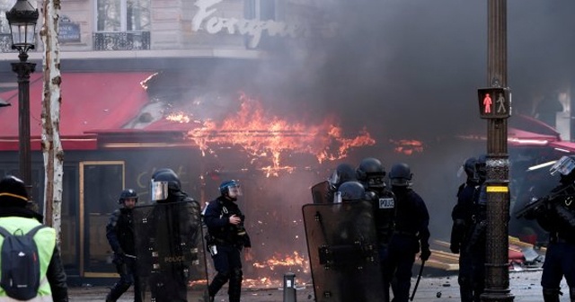Fransa&#039;da Sarı Yelekliler&#039;in eylemleri sürüyor
