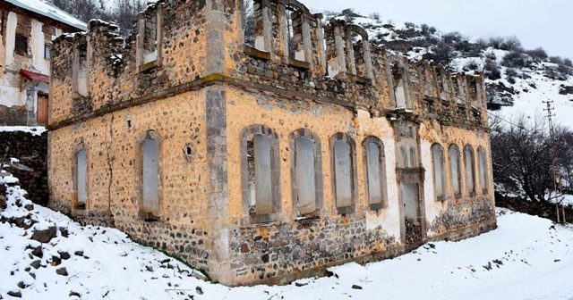 Gümüşhane ve Bayburt&#039;ta ilkbaharda kar