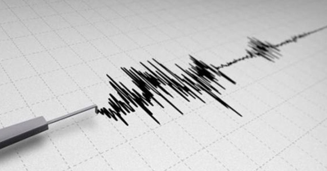 İzmir&#039;de 3.4 büyüklüğünde deprem