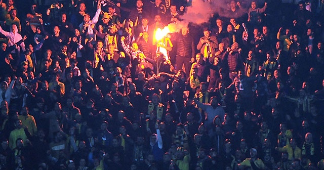 Kadıköy’de tribünler tıklım tıklım