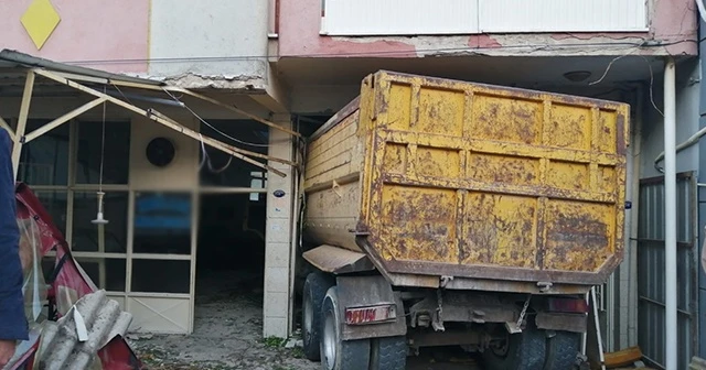 Kahvehaneye dalan kamyonun şoförü tutuklandı