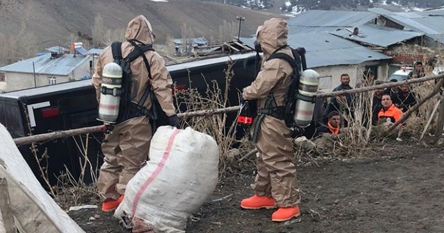 Kars&#039;ta 6 çocuk, anne ve babaları cıvadan zehirlendi