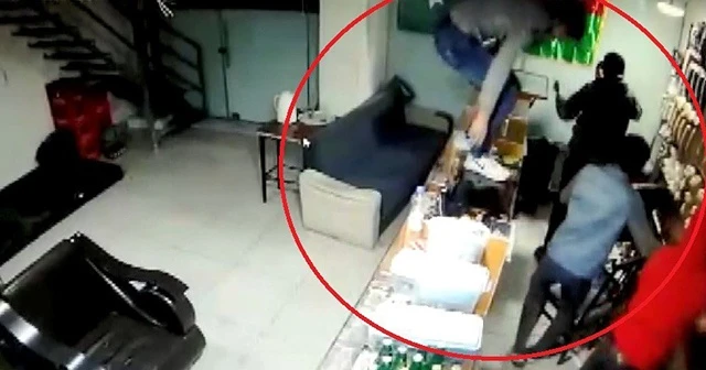 Kocaeli'de iş yerinde bıçaklı soygun