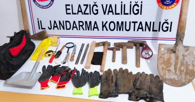 Koruma altındaki &quot;Ejderha Taşı&quot;nı kazan 3 şüpheli yakalandı