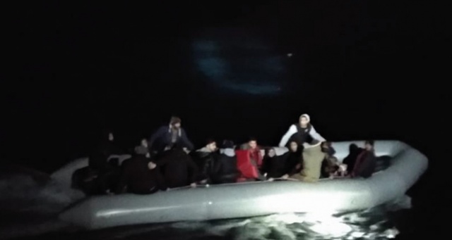 Kuşadası’nda 11’i çocuk 34 kaçak göçmen yakalandı
