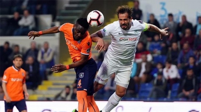 Lider Başakşehir Konyaspor'u 2-0 mağlup etti