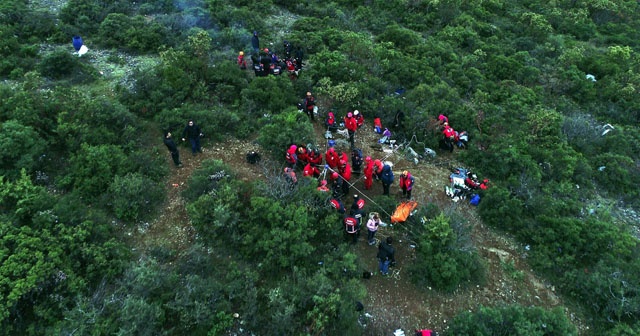 Mağaradaki kurtarma anları gün ağarınca havadan böyle görüntülendi