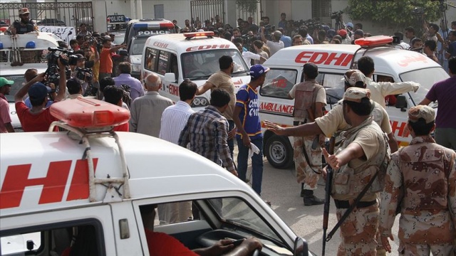 Pakistan&#039;da yolcu otobüsüne silahlı saldırı: Çok sayıda ölü var