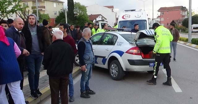 Polis aracı otomobille çarpıştı: 1 polis memuru yaralı