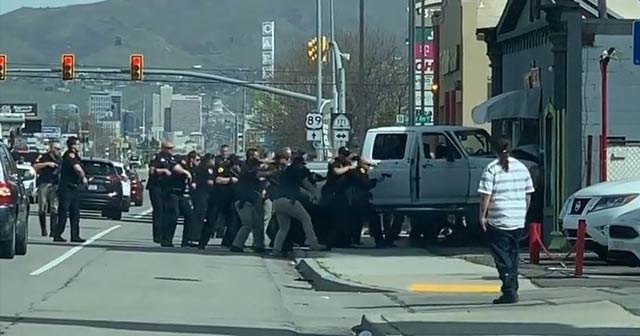 Polis ordusu şüpheliyi kuşattı, ‘O’ elleri cebinde izledi