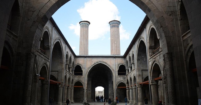 Selçuklu'nun eşsiz eserlerine ziyaretçi akını