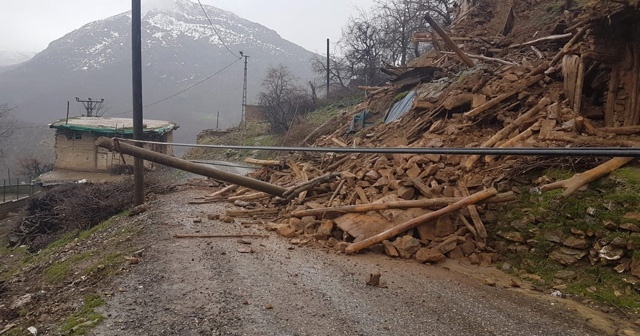 Siirt&#039;te yoğun yağış bir evde göçüğe neden oldu