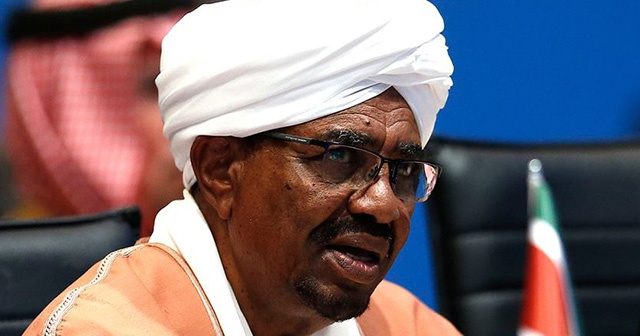 Sudan Askeri Geçiş Konseyi Başkanı Burhan: Devrik lider Ömer el-Beşir hapishanede