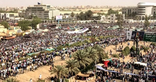 Sudan Askeri Geçiş Konseyi üyeleri yemin etti