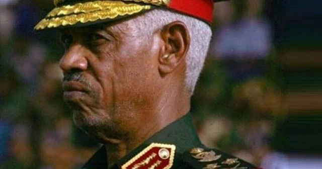 Sudan Savunma Bakanı: Bütün hükümet yetkililerini hapse attık