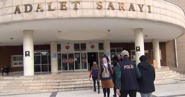 Suriye sınırında 3 PKK&#039;lı terörist kıskıvrak yakalandı