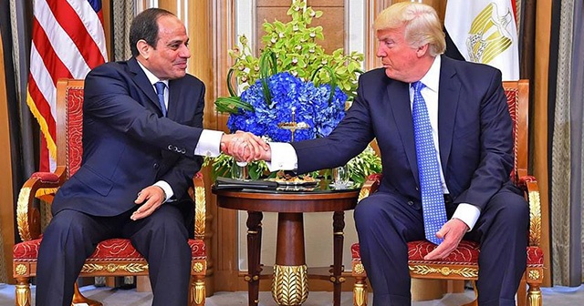 Trump Sisi ile bir araya geldi