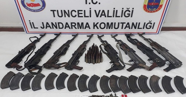 Tunceli'de silah dolu 2 sığınak imha edildi