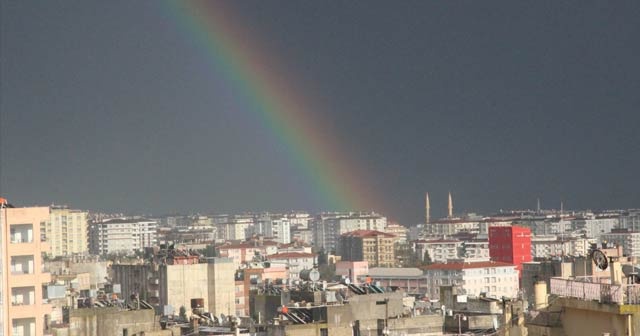 Türkiye&#039;den doğan gökkuşağı Suriye&#039;ye uzandı