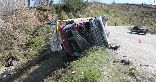 Uçuruma düşmekten son anda kurtuldu: 2 yaralı