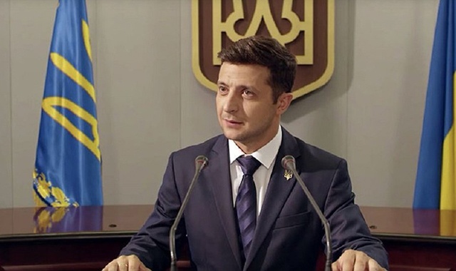 Ukrayna&#039;da siyasete geçen yıl atılan Zelenskiy zafer kazandı