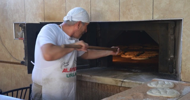 260 derece fırının başında oruç tutuyorlar