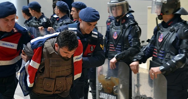 42 koyun için yaşlı kadını öldürdüğü öne sürülen 5 kişi adliyeye çıkarıldı