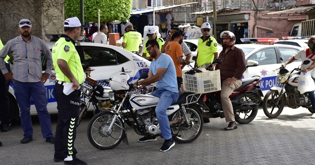Adana’da motosiklet sürücülerine 24 bin lira para cezası