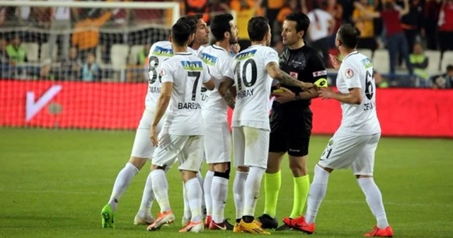 Akhisarspor madalya seremonisine çıkmadı