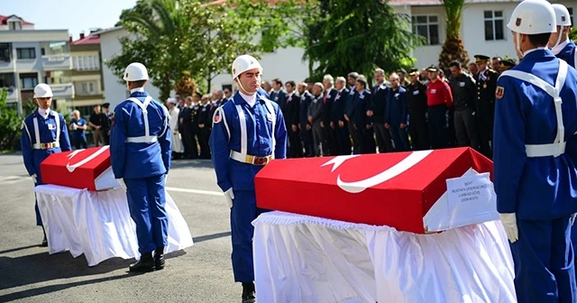 Arama çalışmalarında şehit düşen 2 asker için tören