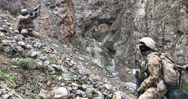Başkale’de araziye saklanan EYP imha edildi