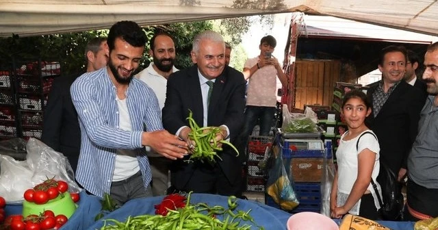 Binali Yıldırım'dan pazar esnafına sürpriz
