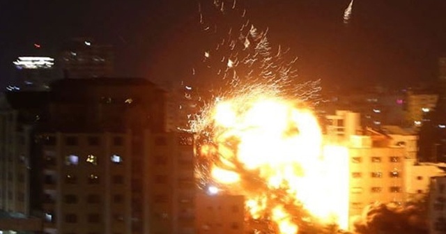 BM&#039;den İsrail&#039;in AA ofisinin de olduğu binayı vurmasına tepki