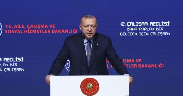 Cumhurbaşkanı Erdoğan: Dimdik ayakta durmayı başardık